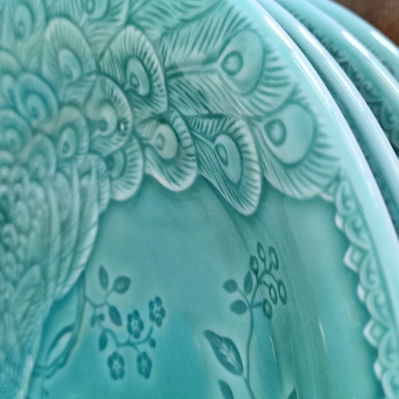 Set Of 4 International Pottery Peacock Plates - Picture 4 of 5